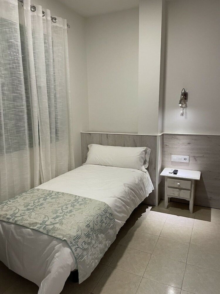 Фото Hostal Fleming