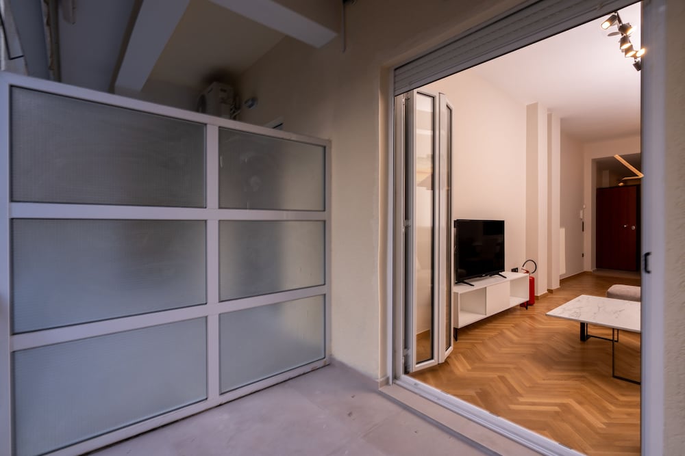 Фото Athens Hippest Apartments