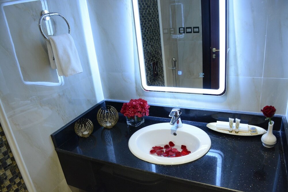 Фото Al-Ewan Hotel Apartments