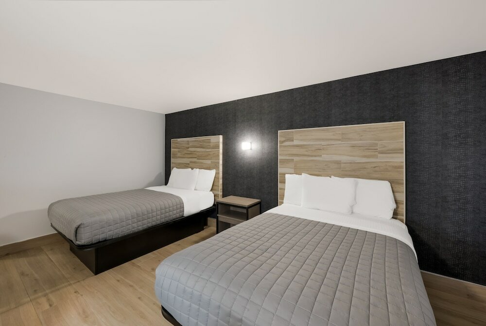 Фото Essence Express Wayne