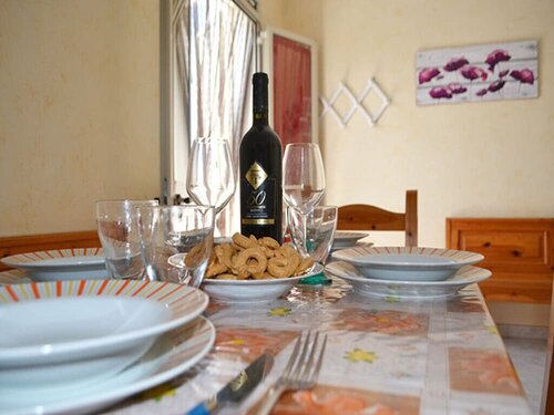 Гостиница Central Holiday Home With Terrace And Garden Parking Available