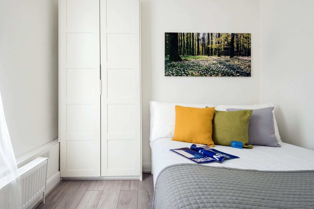 Фото Earl's Court Ongar Road Apartments by Flying Butler