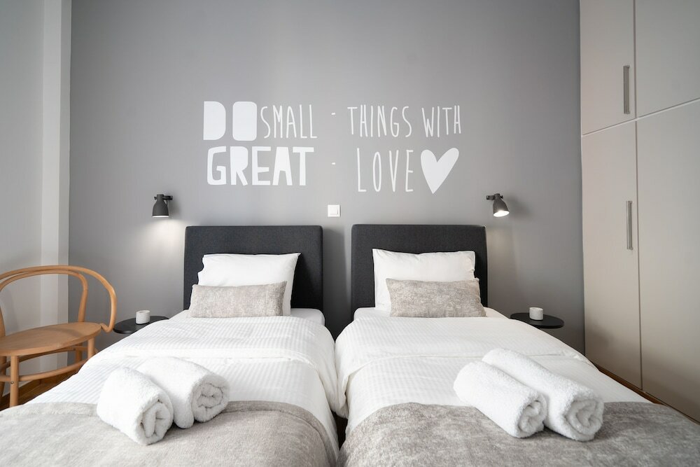 Фото Deluxe 4 Bedrooms Apartment in Athens Center