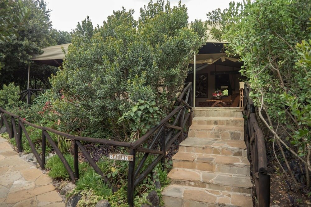 Фото Rhino Watch safari Lodge