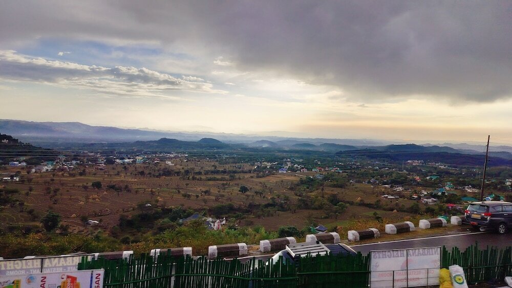 Фото Hotel Nirbana Heights