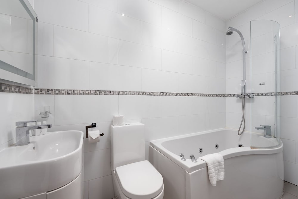 Фото Anderson Street by Capital