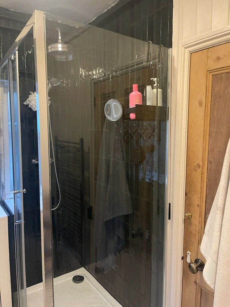 Фото Lovely 2 Bedroom Apartment Close to Putney Riverside