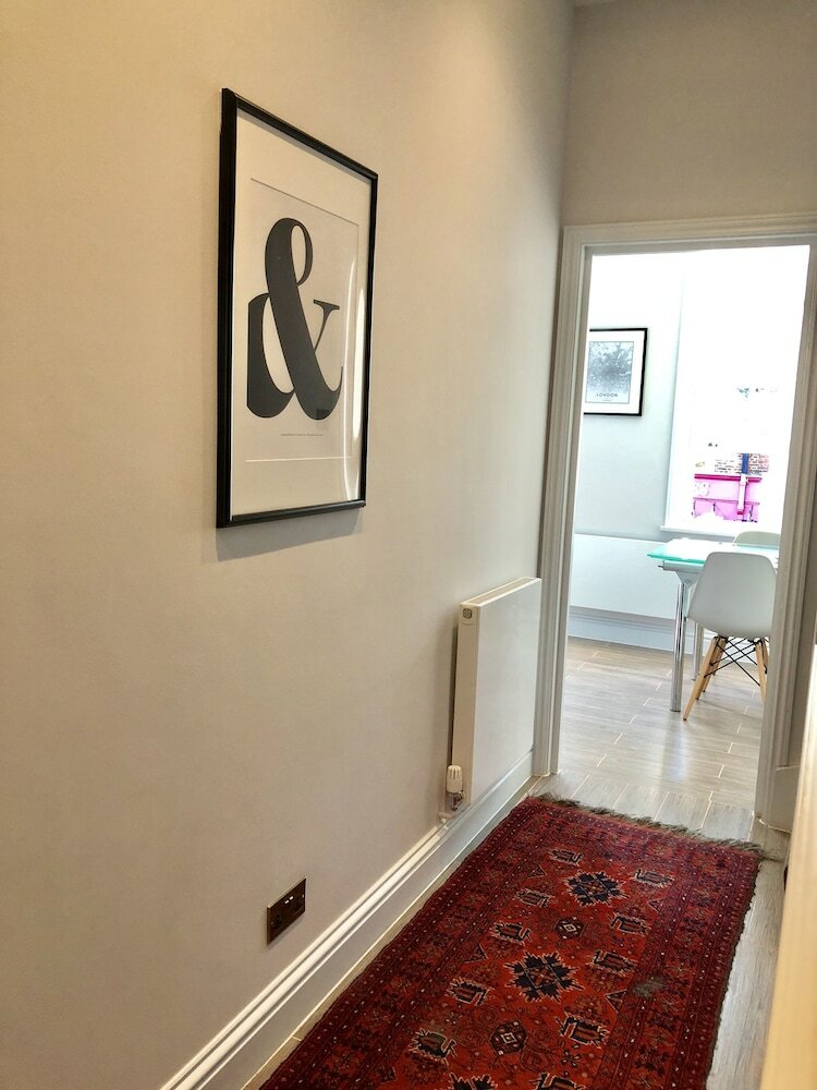 Фото Stylish Maisonette and studio in Victoria