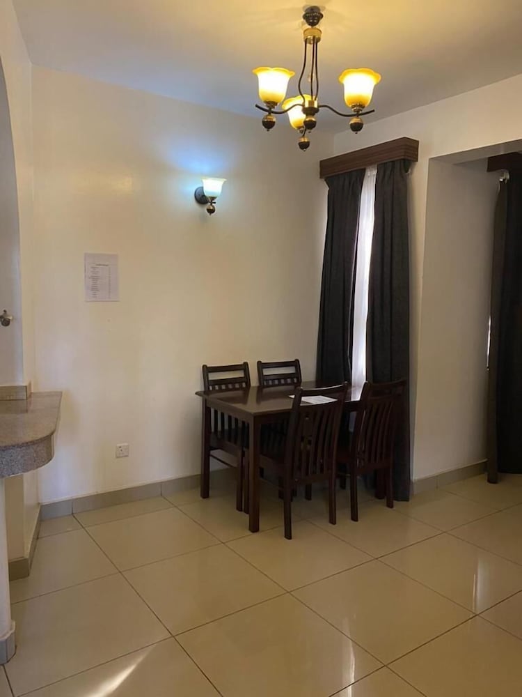 Фото Armaan Suites and Restaurant