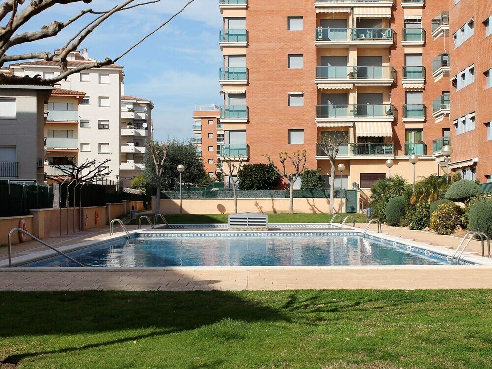 Фото Suitur beach apartment with pool