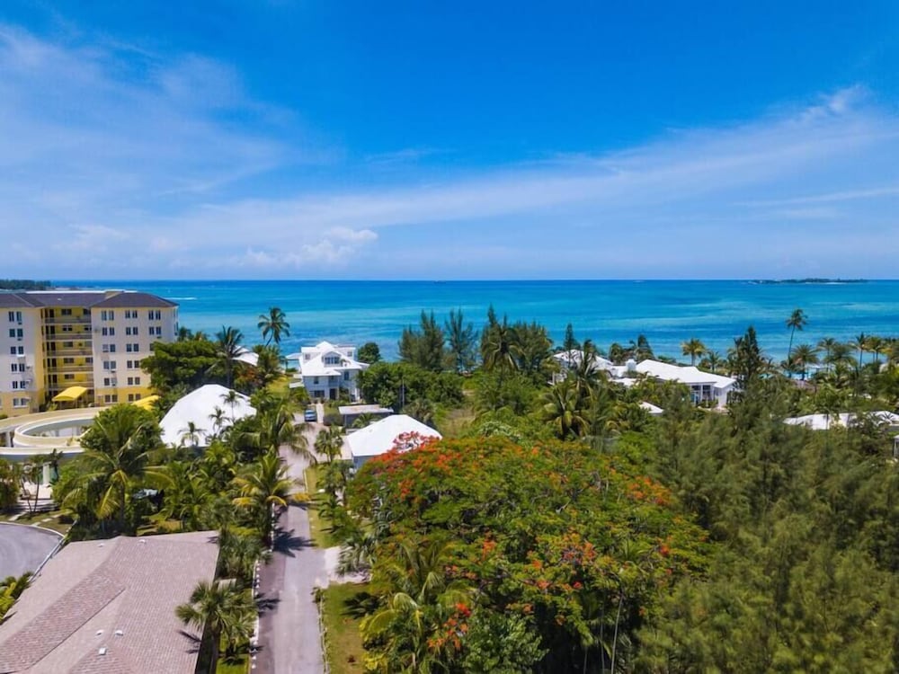 Фото Blue Ocean Village House at Cable Beach