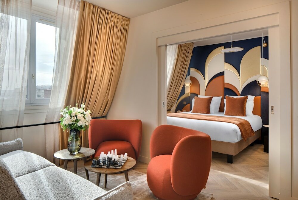 Фото Artemisia Montmartre