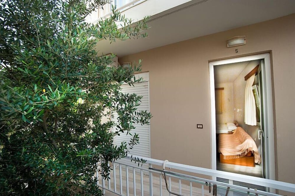 Фото Marathakis Apartments