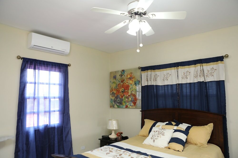 Фото Lake View Condo