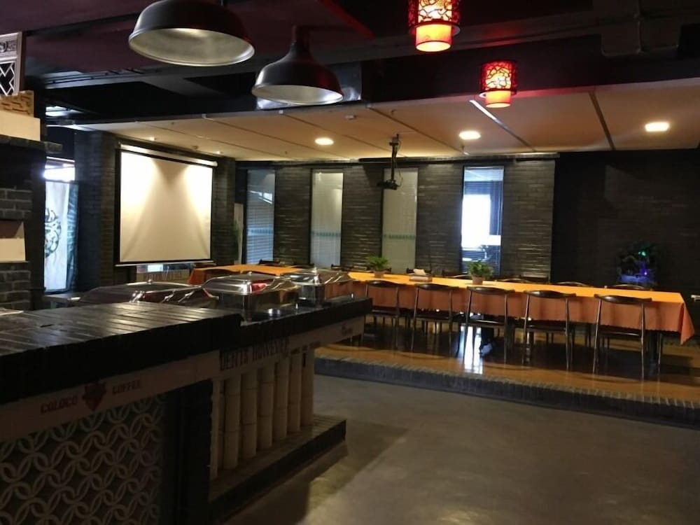 Фото GreenTree Inn XiAn Xincheng District Raily Station Wukou Metro Station Hotel