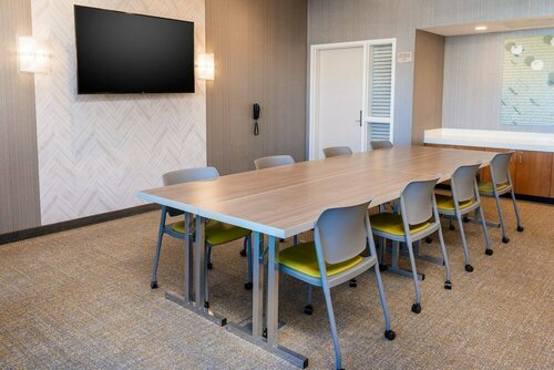 Гостиница SpringHill Suites by Marriott Irvine Lake Forest в Лейк Форест