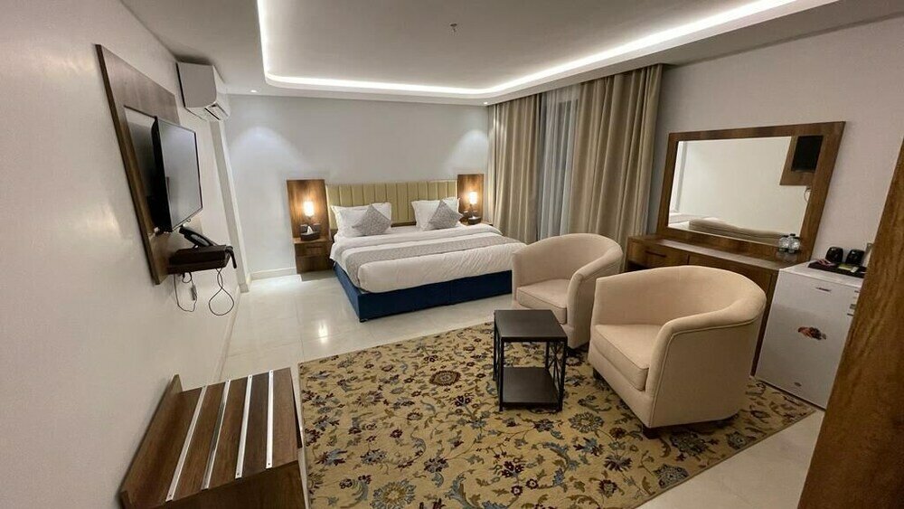 Фото Green Hills Hotel