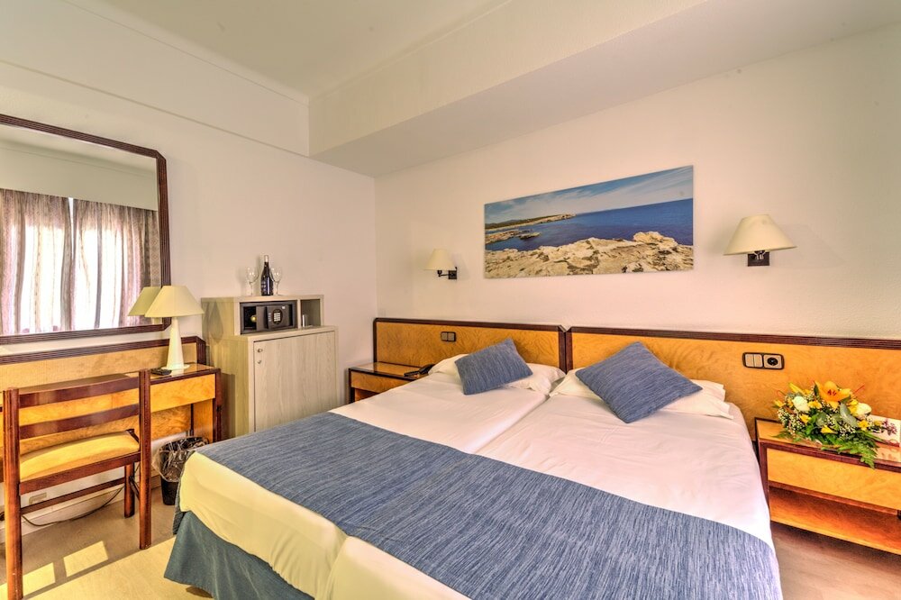 Фото Hotel Voramar Mallorca