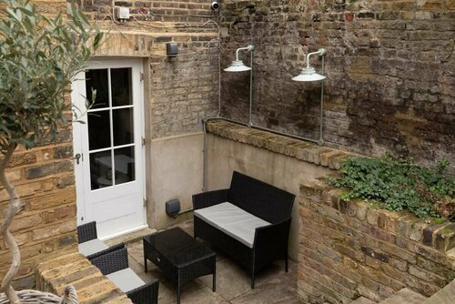 Гостиница The Southwark Arms - Glamorous 5bdr House With Garden в Лондоне