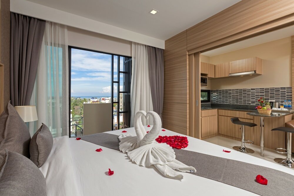 Фото Patong Bay Residence