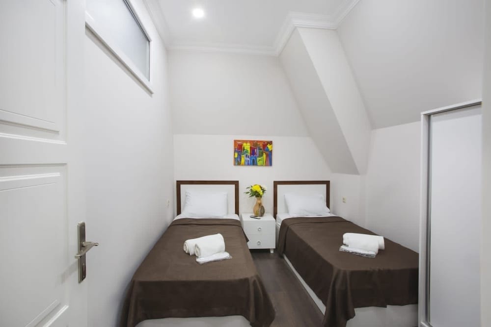 Фото Leyla Apartments 1