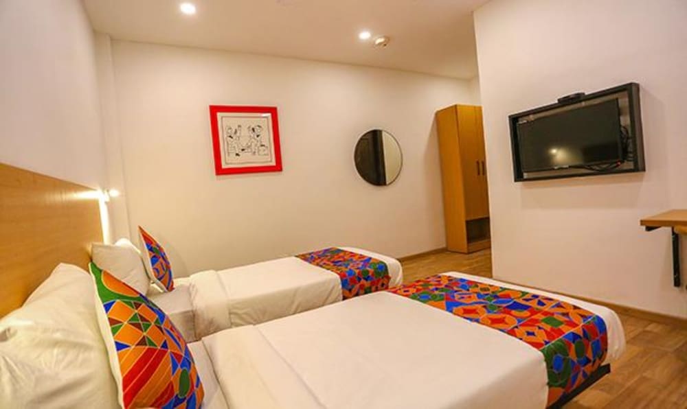 Фото Fabhotel F9 Paschim Vihar