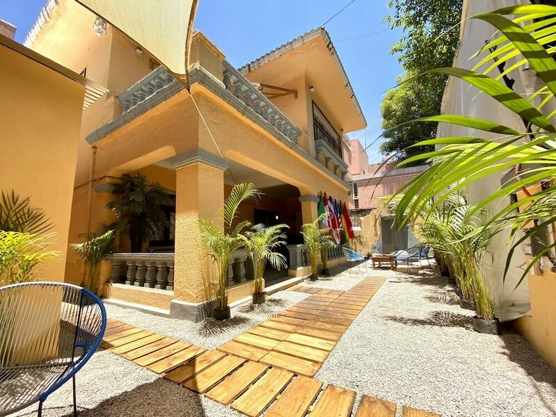 Гостиница Roomies Hostel Centro Medico в Мехико