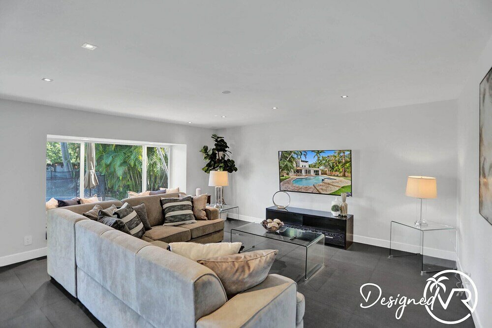 Фото Stunning 5 Br with Heated Pool & Gaming