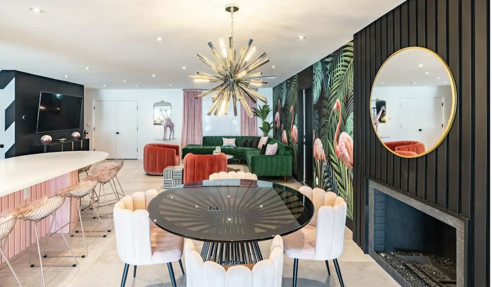 Фото The Blush & Beverly