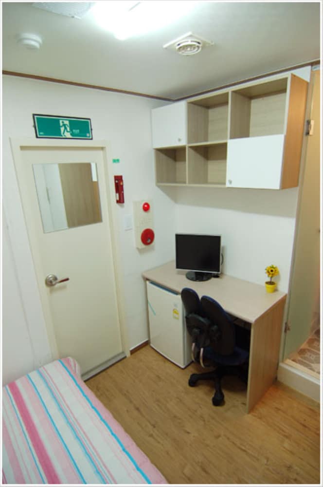 Фото Apple House