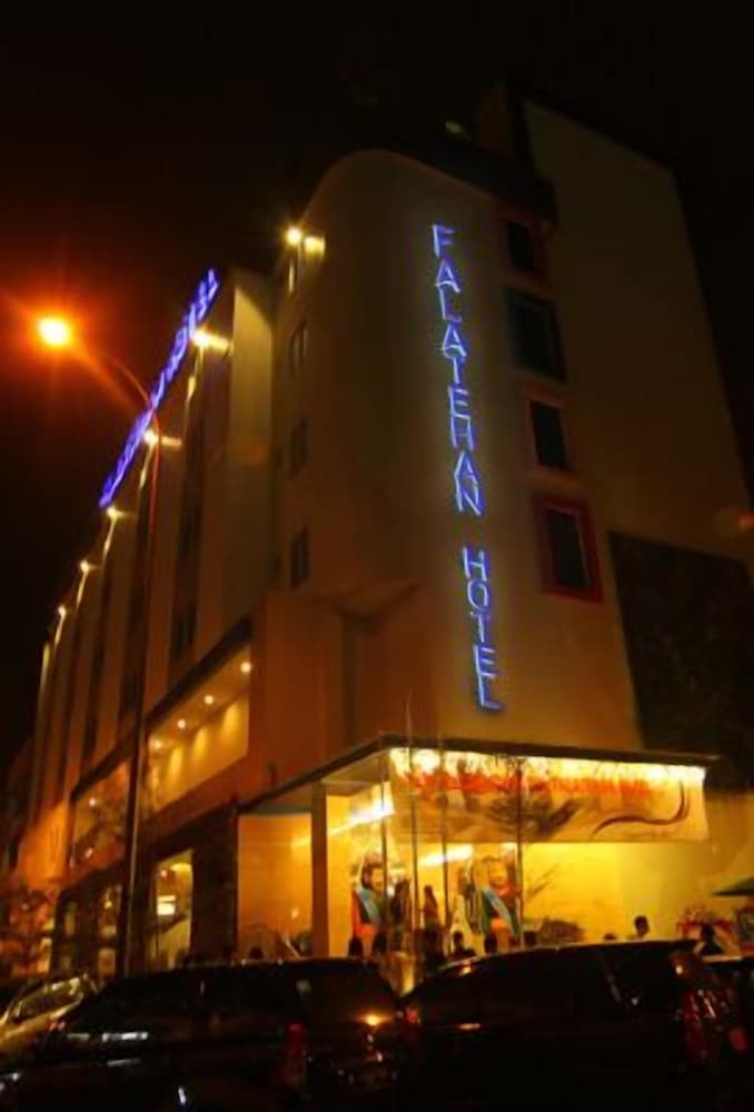 Фото The Falatehan Hotel