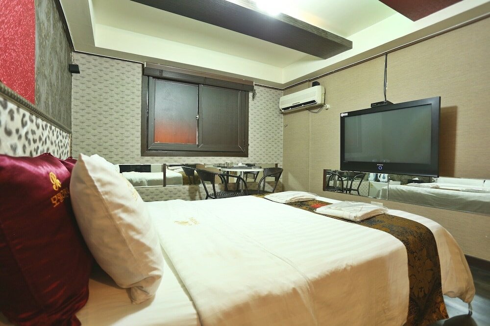 Фото Bucheon Regency