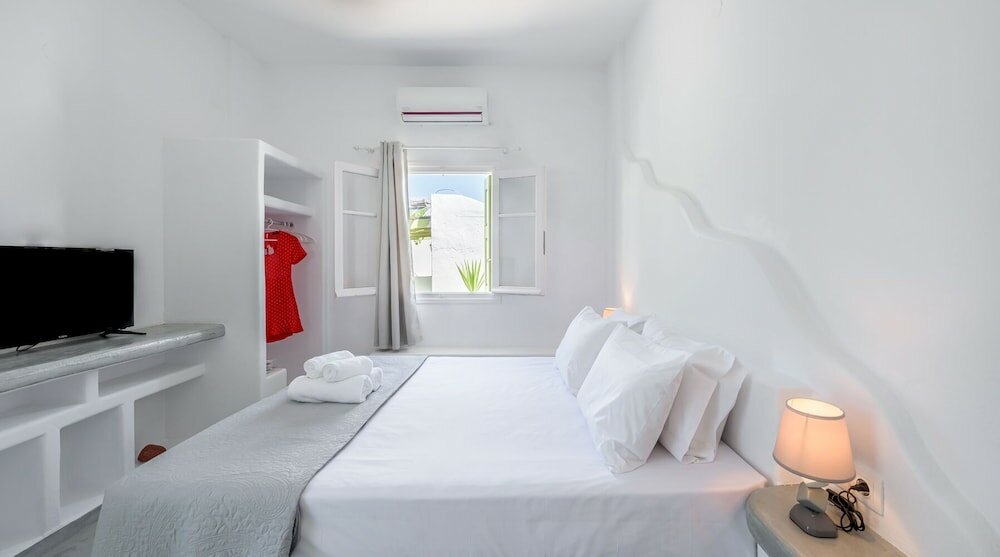 Фото Pente Elies Milos