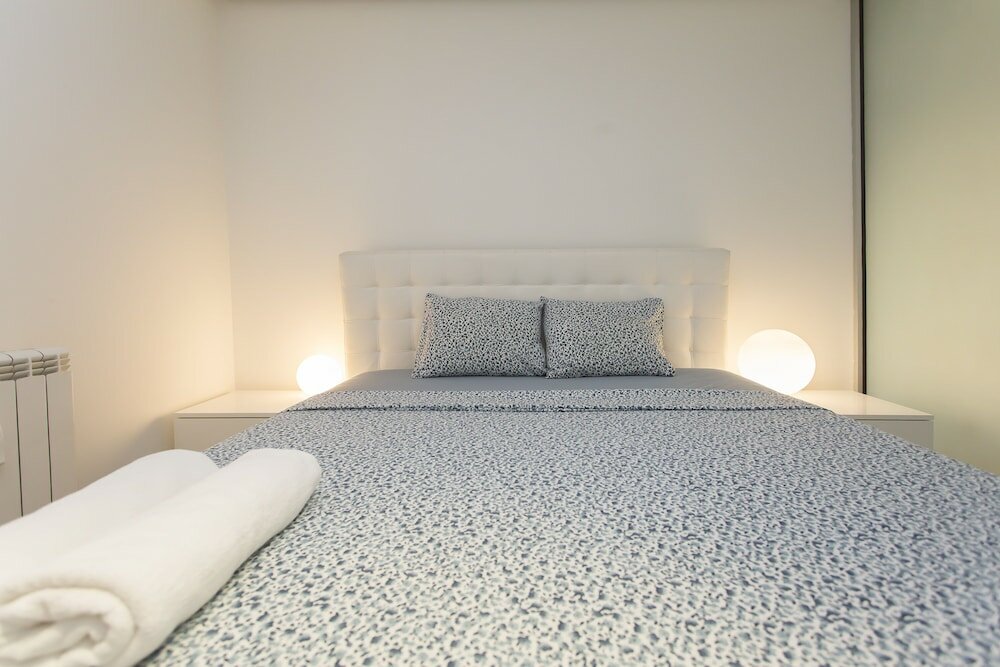 Фото Modern Apartment in the City Center