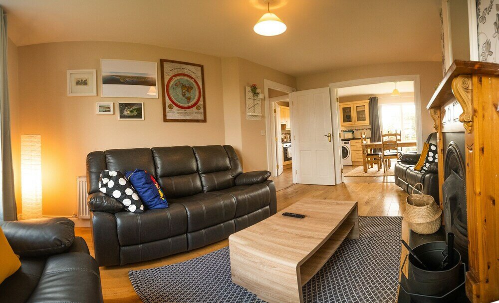 Фото Modern Central Three Bedroom House