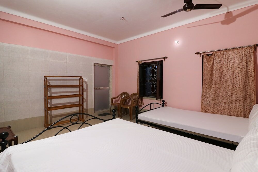 Фото Spot On 49052 Shree Chaitanya Math Teertha Bhawan