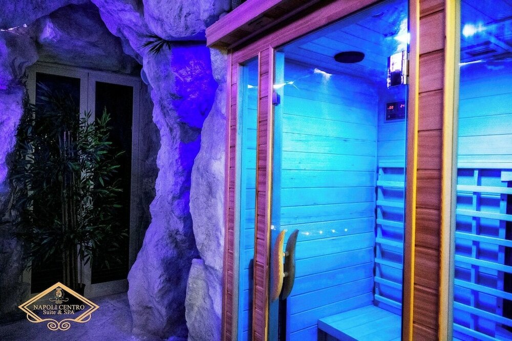 Фото Napoli Centro Suite & SPA