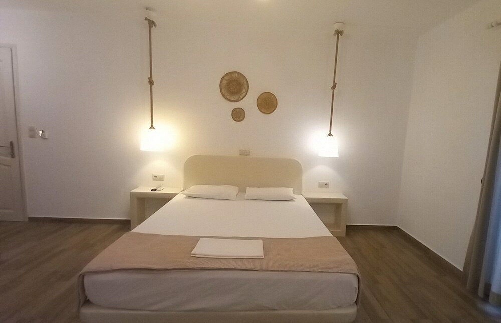 Фото Maria's Rooms & Studios