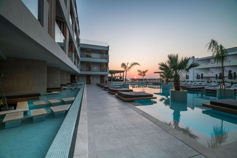 Фото Akasha Beach Hotel & SPA