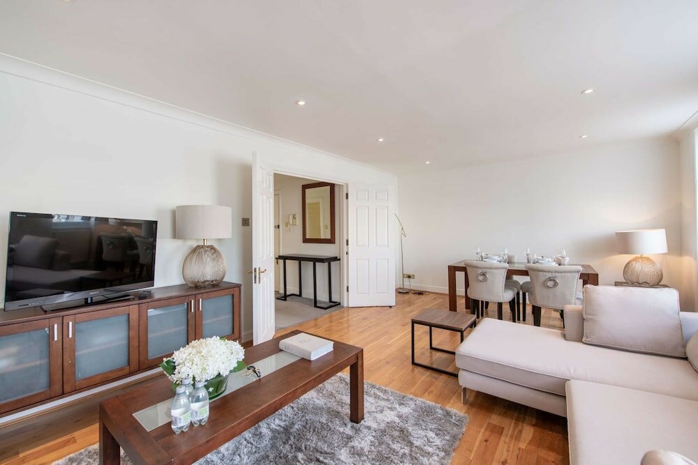 Фото Somerset Court Apartments