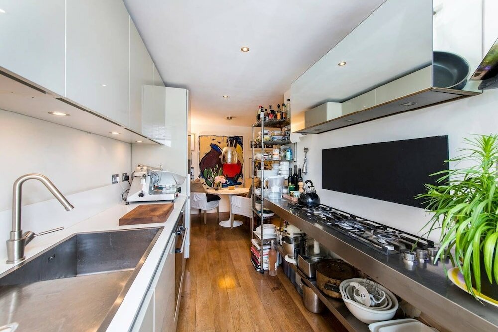 Фото Long Stay Discounts - Unique 2bed Flat, Portobello Road