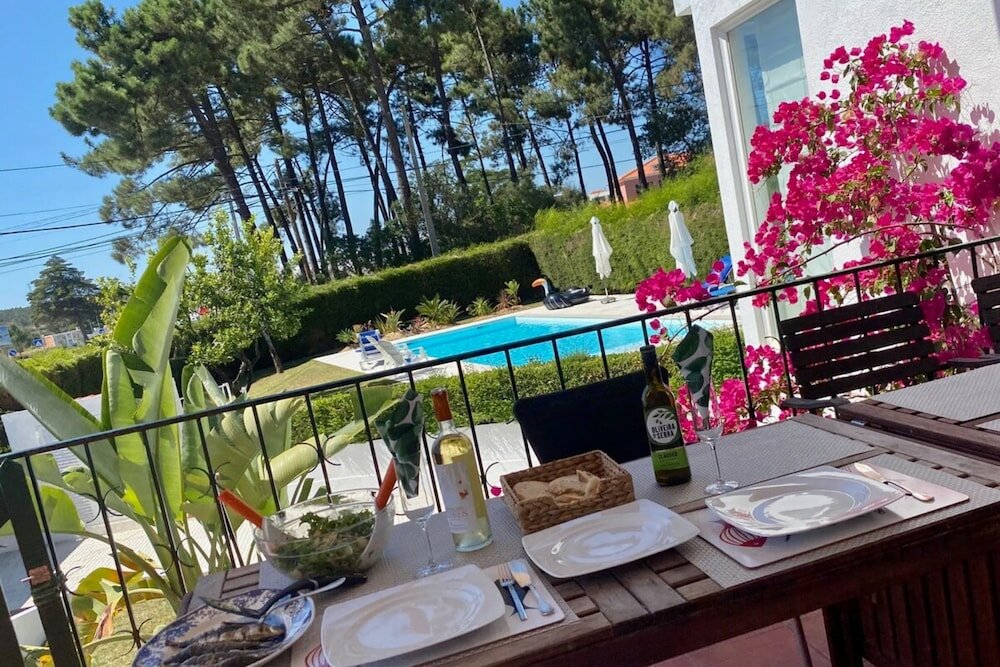 Фото Fig Tree Family House w 4 Bedrooms, Garden & Pool