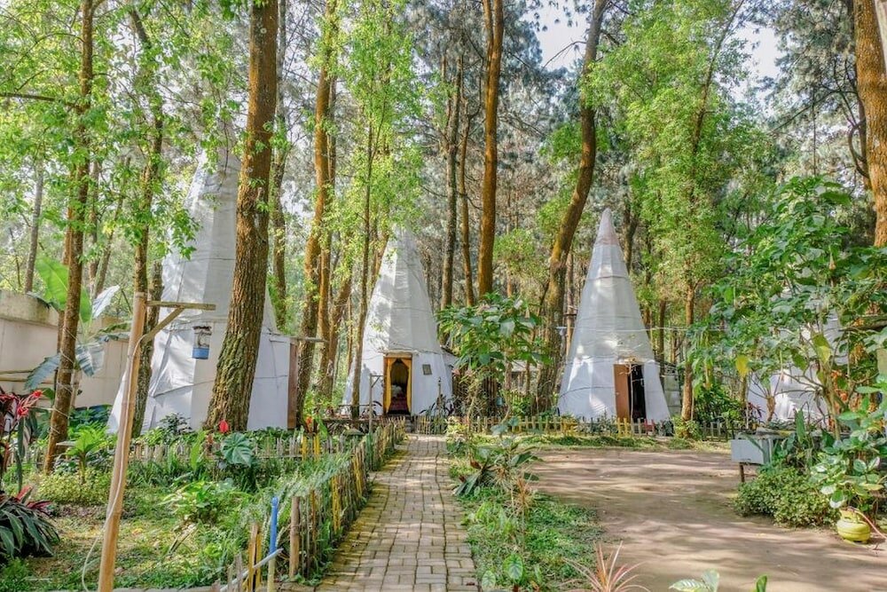 Фото RedDoorz @ Apache Camp