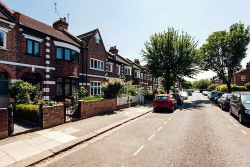 Exquisite East Acton Home Close to Shepherds Bush by Underthedoormat