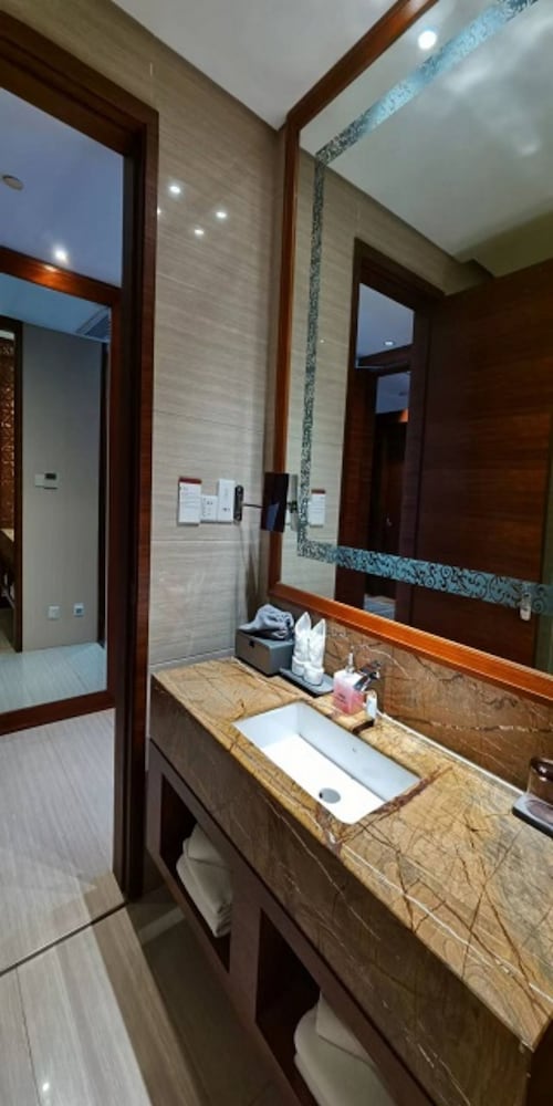 Фото Shanghai Hongqiao Fondney Garden Hotel