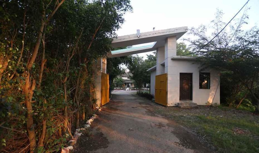 Фото Adb Rooms Corbett Jungle Holiday SPA