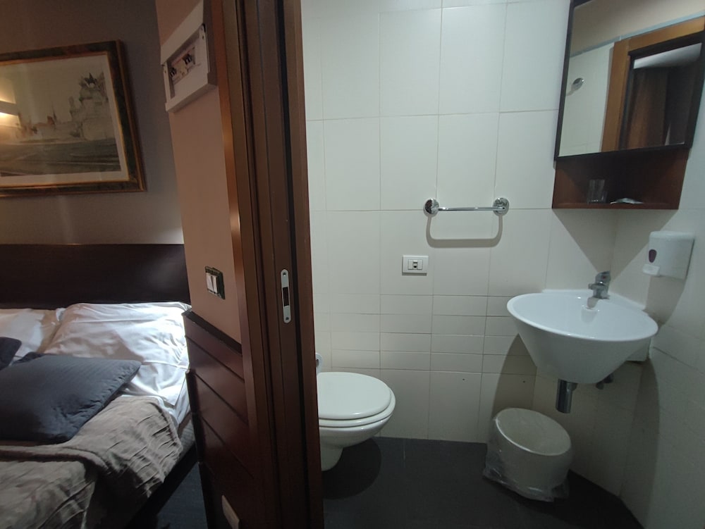 Фото Romalive Hotel