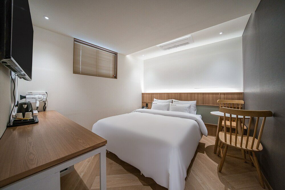 Фото Brown Dot Hotel Eurwangri