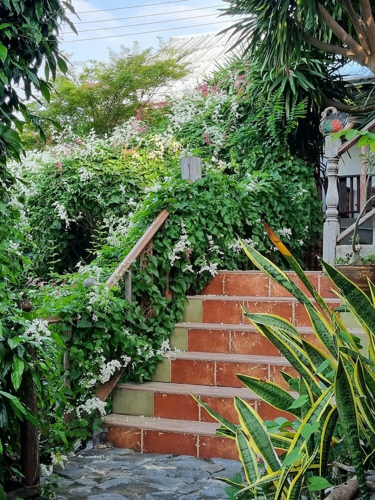 Фото Sawasdee Sichang Resort