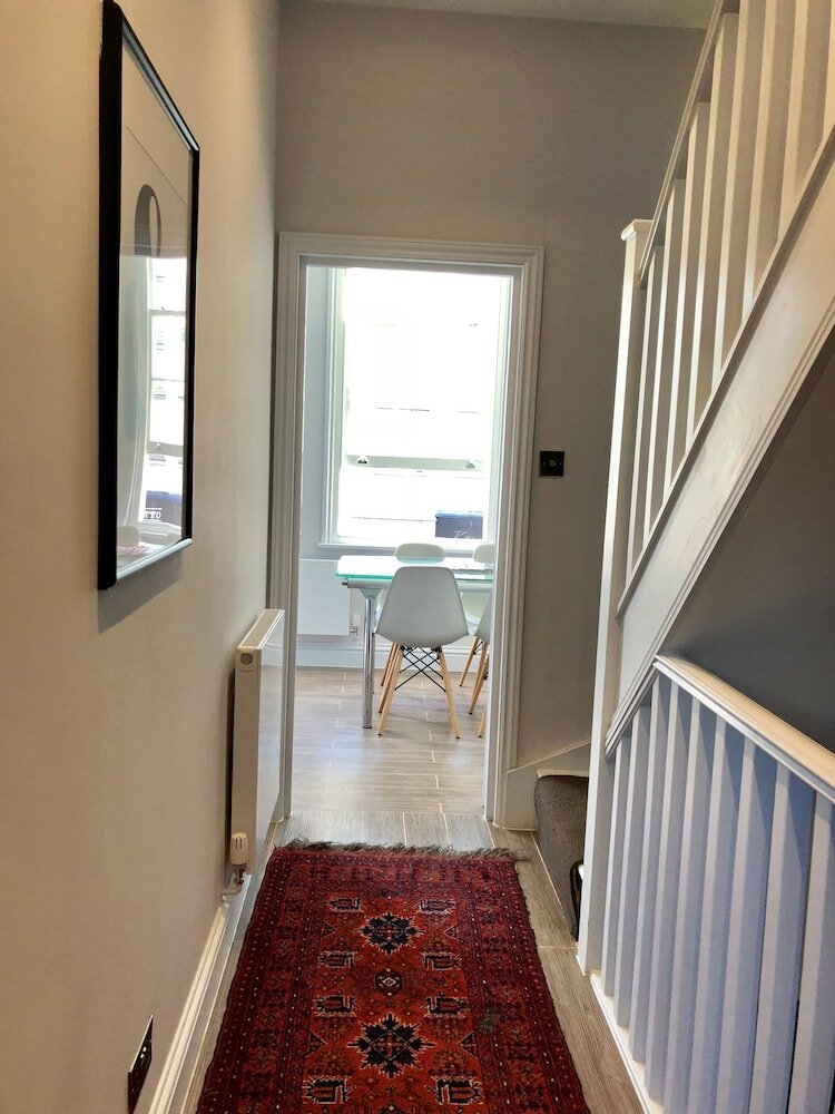 Фото Stylish Maisonette and studio in Victoria